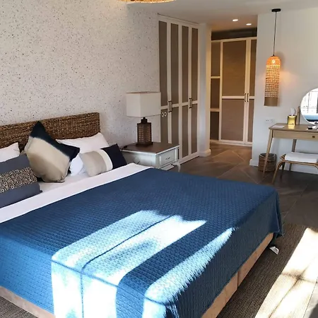 Zigo's Hotel